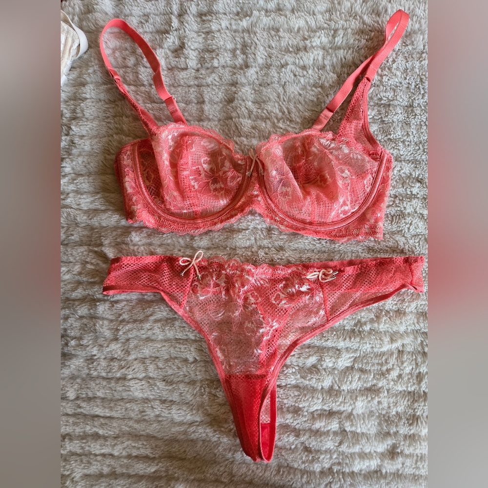 Victoria's Secret Coral Lace Bra Set